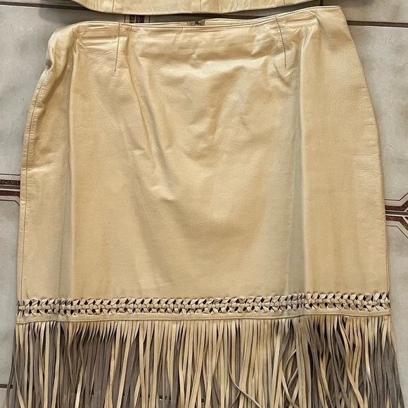 Danier leather top and skirt size 12 top - Picture 2 of 4